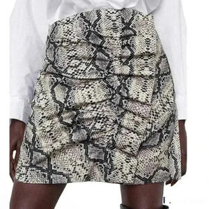Zara NWOT reptile print mini skirt